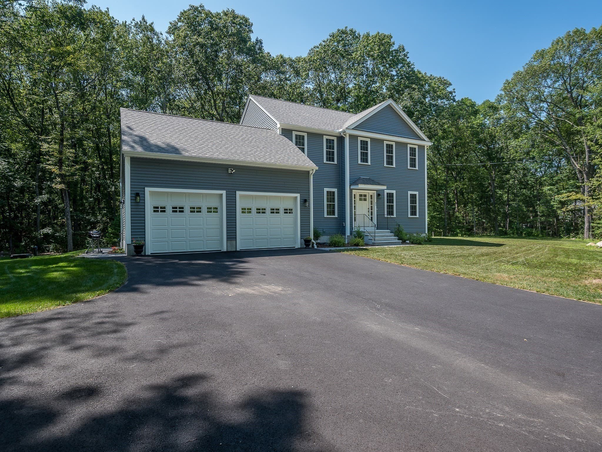 Single Family Residence at 85 East St, Uxbridge MA 01569, photo 35 of 42