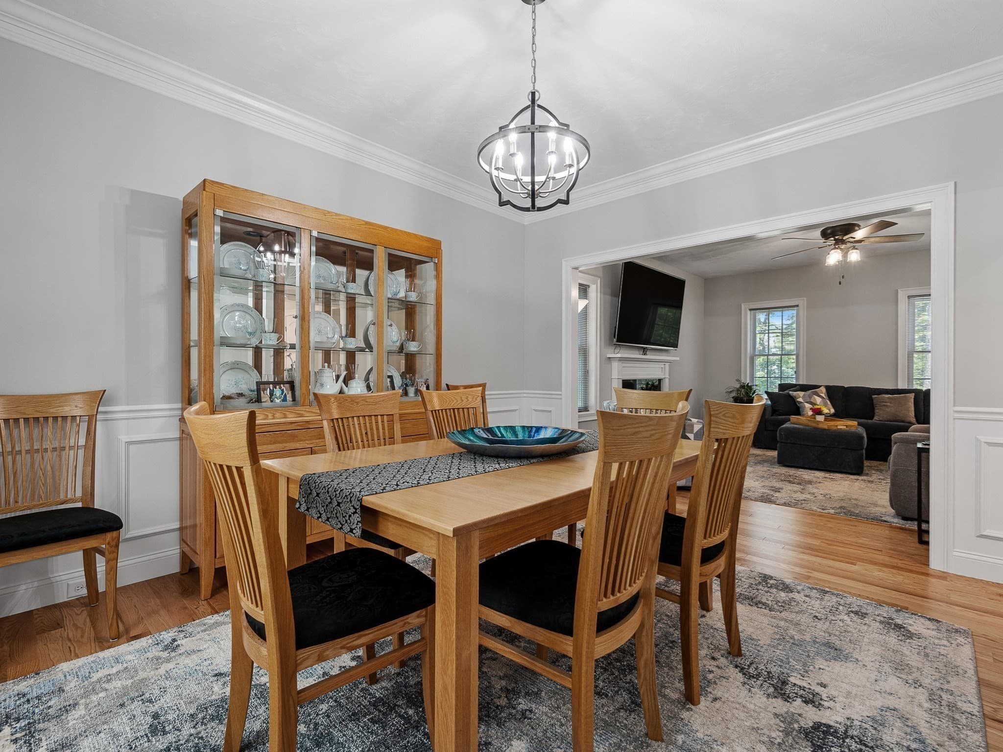 Single Family Residence at 85 East St, Uxbridge MA 01569, photo 8 of 42