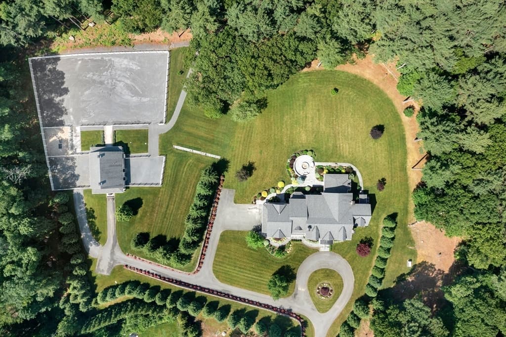 Single Family Residence at 540 Harland St, Milton MA 02186, photo 5 of 27