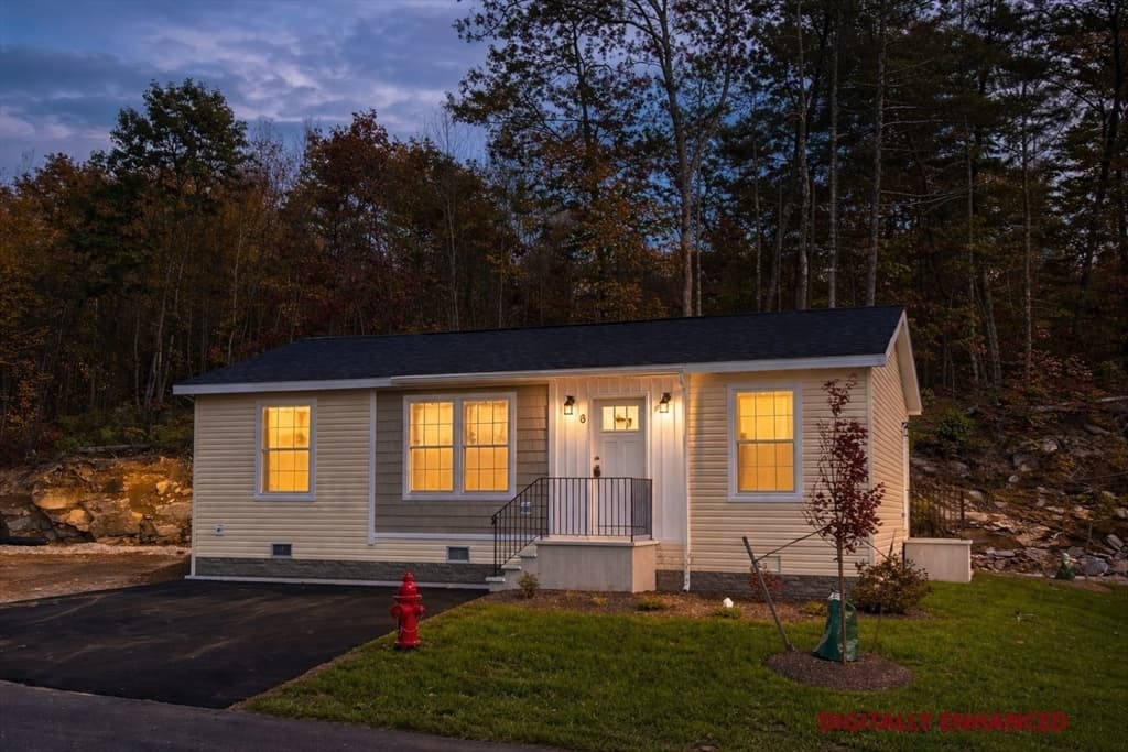 Single Family Residence at 6 Pinrock Drive, Sturbridge MA 01566, Sturbridge, photo 13 of 17