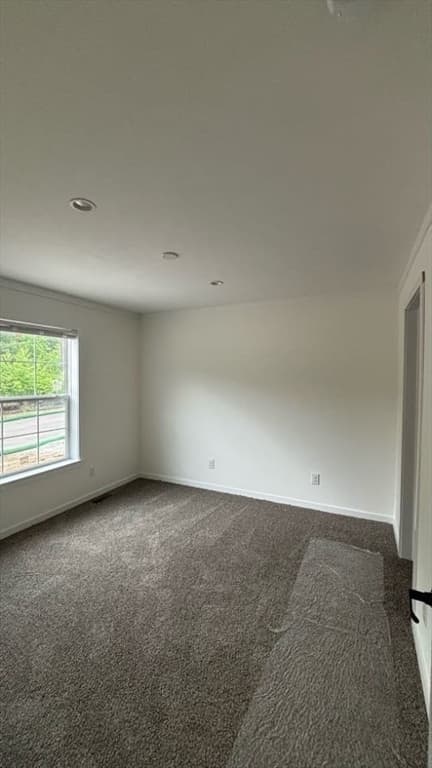 Single Family Residence at 6 Pinrock Drive, Sturbridge MA 01566, Sturbridge, photo 7 of 17