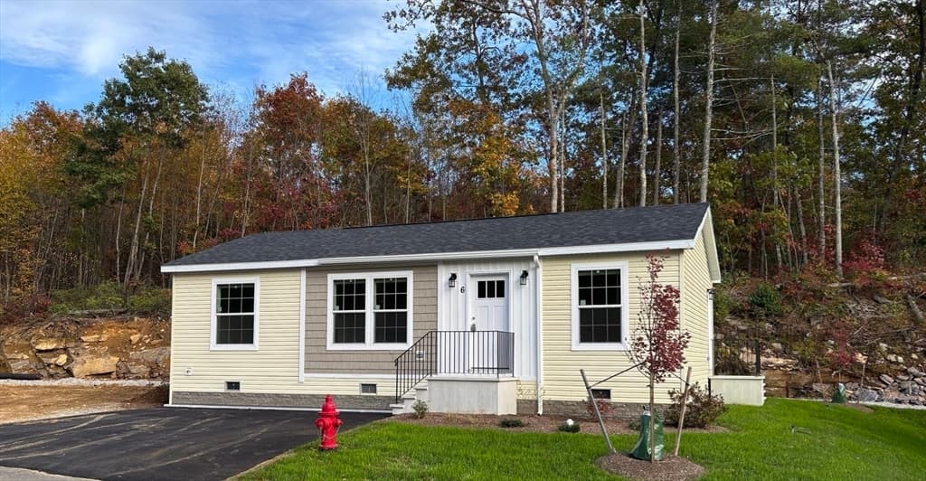 6 Pinrock Drive, Sturbridge MA 01566