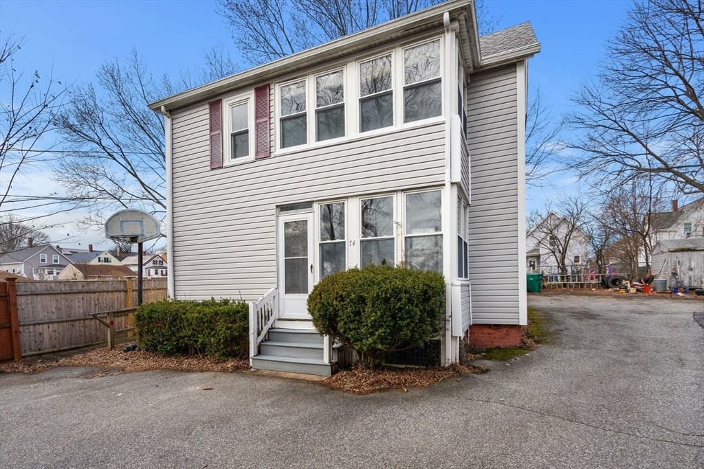 74 Myrtle St, Lynn MA 01905 photo 2