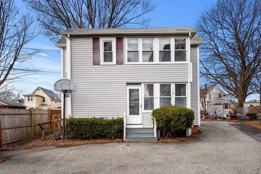 74 Myrtle St, Lynn MA 01905