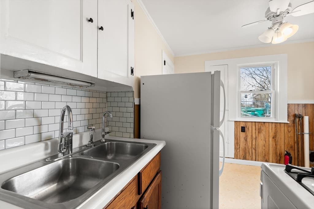 74 Myrtle St, Lynn MA 01905 photo 15