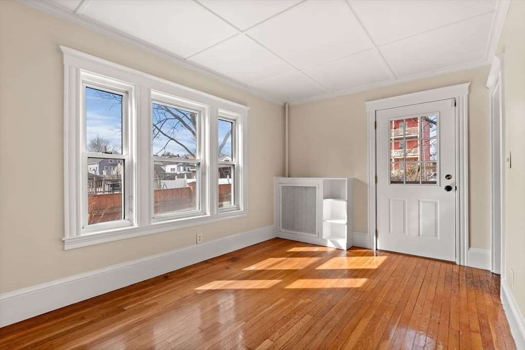 74 Myrtle St, Lynn MA 01905 photo 4