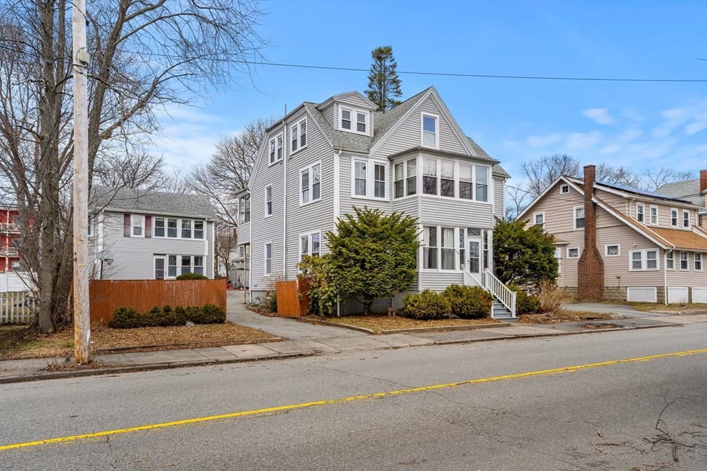 74-76 Myrtle St, Lynn MA 01905
