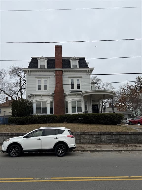 229 Jackson St, Lawrence MA 01841