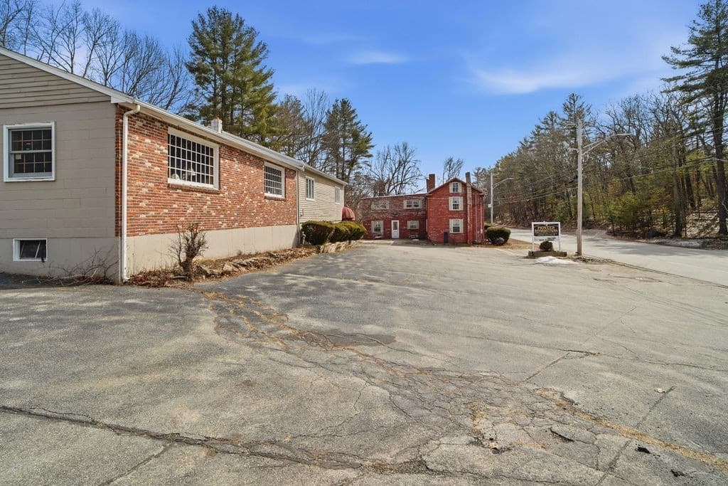 Commercial Sale at 285 Middlesex Rd, Tyngsborough MA 01879, photo 6 of 17