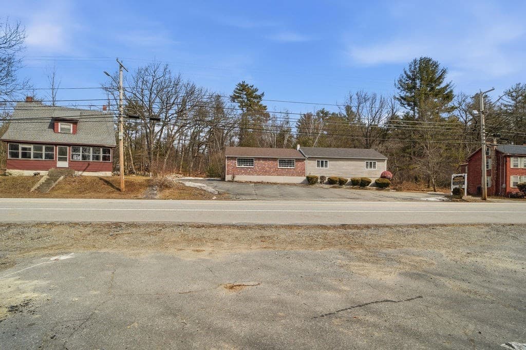 Commercial Sale at 285 Middlesex Rd, Tyngsborough MA 01879, photo 7 of 17