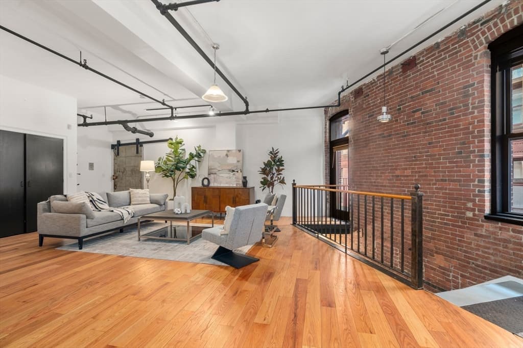 Condominium at 13-19 Stanhope Street # 2B, Boston MA 02116, photo 2 of 23