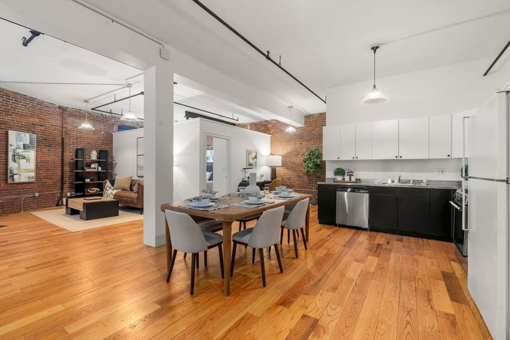 Condominium at 13-19 Stanhope Street # 2B, Boston MA 02116, photo 6 of 23
