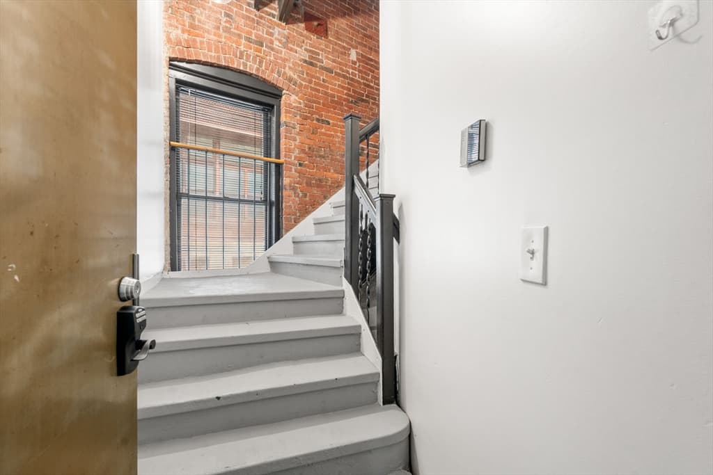Condominium at 13-19 Stanhope Street # 2B, Boston MA 02116, photo 18 of 23