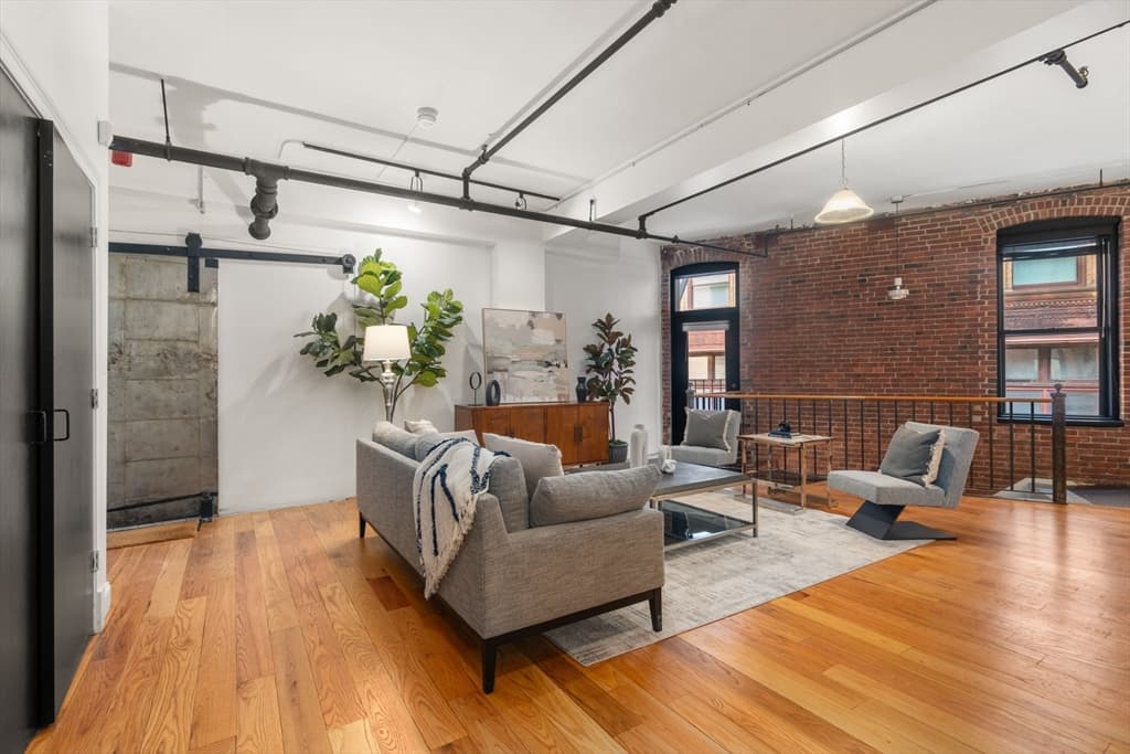 Condominium at 13-19 Stanhope Street # 2B, Boston MA 02116, photo 4 of 23