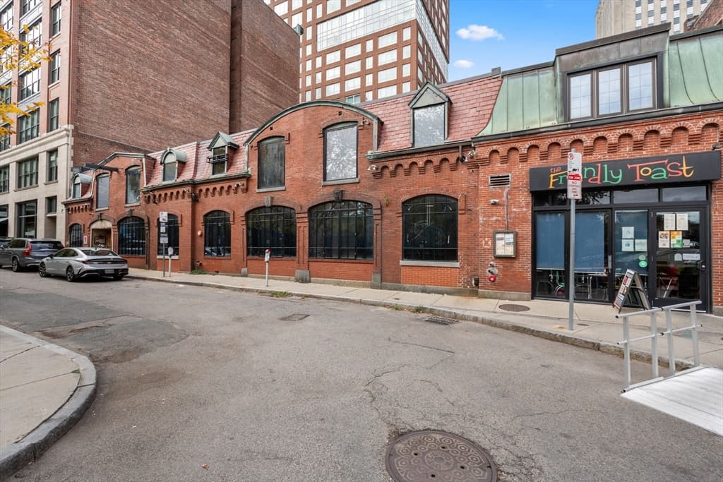 Condominium at 13-19 Stanhope Street # 2B, Boston MA 02116, photo 21 of 23
