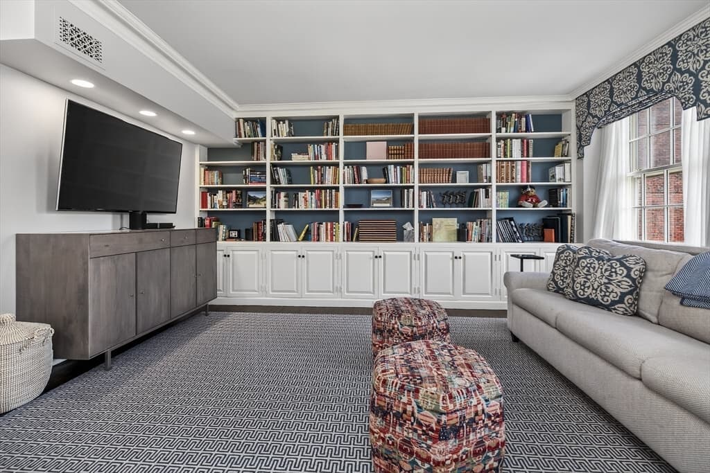 Condominium at 172 Beacon St # 3, Boston MA 02116, photo 23 of 39