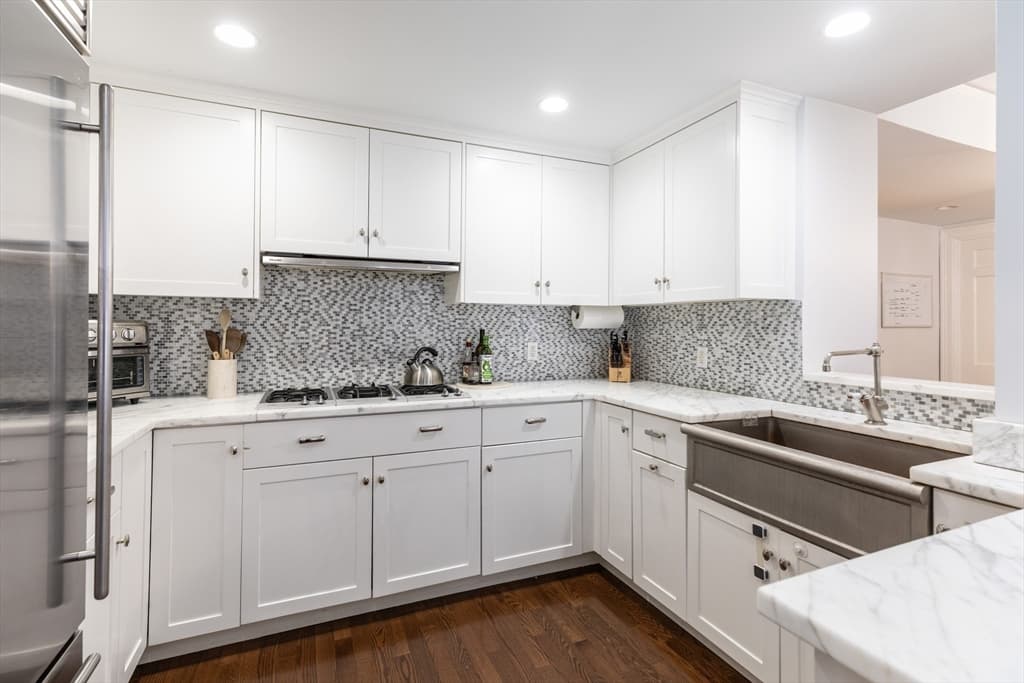 Condominium at 172 Beacon St # 3, Boston MA 02116, photo 16 of 39