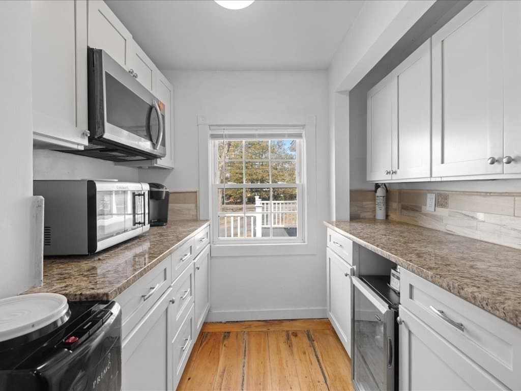 Single Family Residence at 555 Webster St., Marshfield MA 02050, photo 6 of 36
