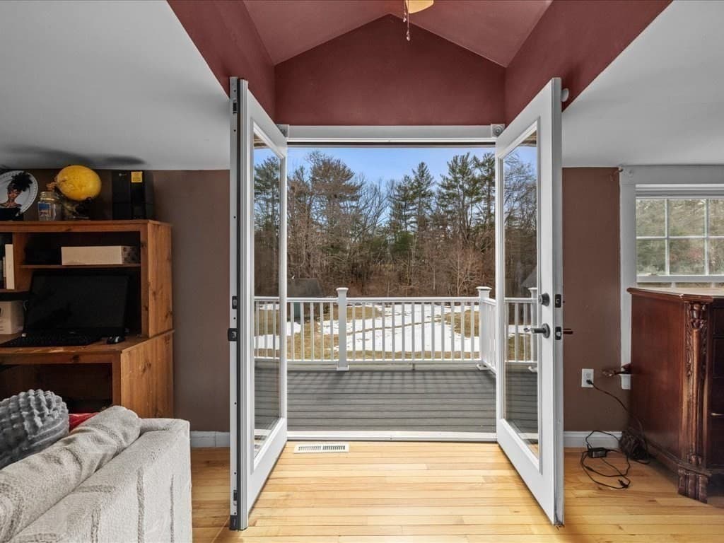 Single Family Residence at 555 Webster St., Marshfield MA 02050, photo 11 of 36
