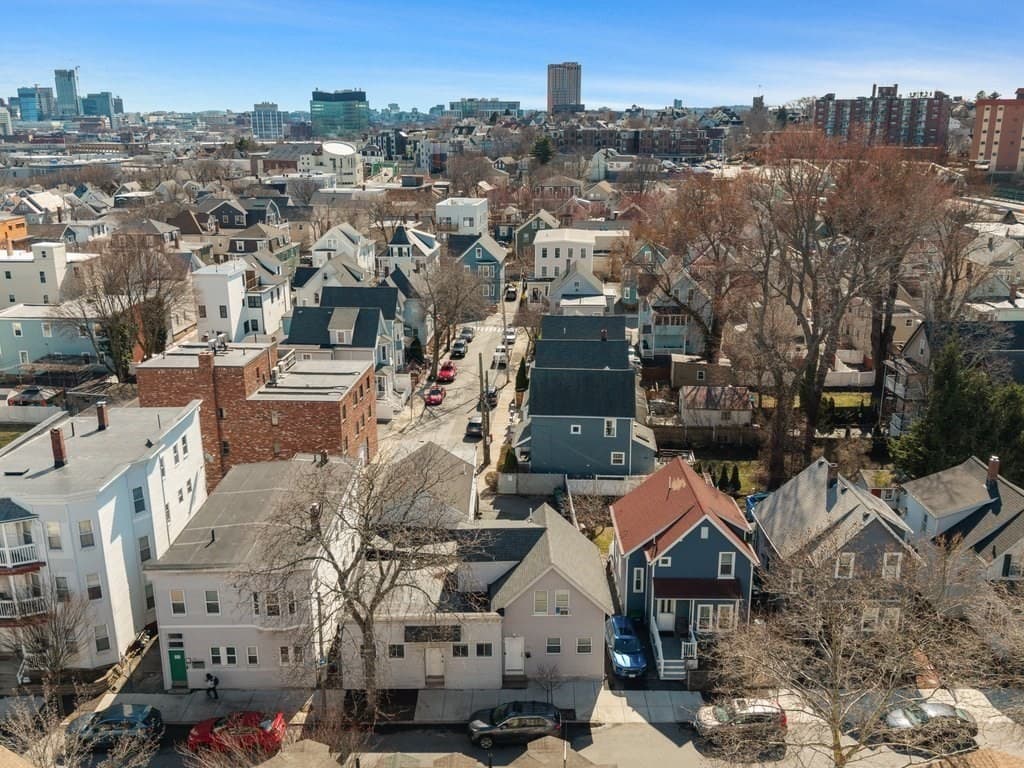 4 Family at 148 Pearl, Somerville MA 02145, photo 2 of 20