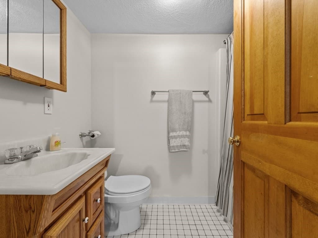4 Family at 148 Pearl, Somerville MA 02145, photo 12 of 20