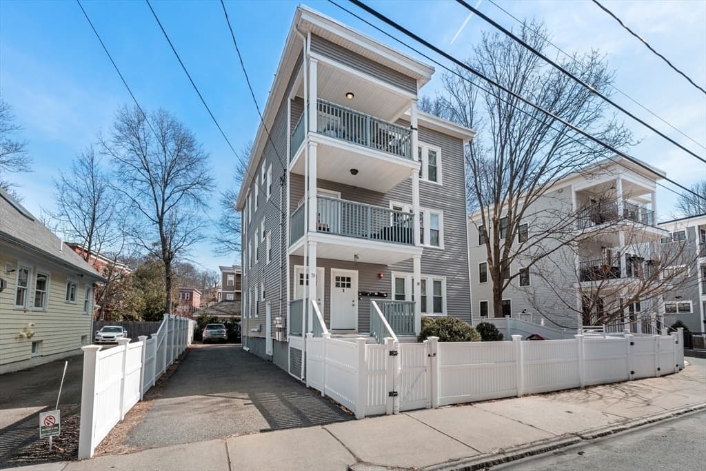 Condominium at 78-80 Rossmore # 2, Boston MA 02130, photo 18 of 19
