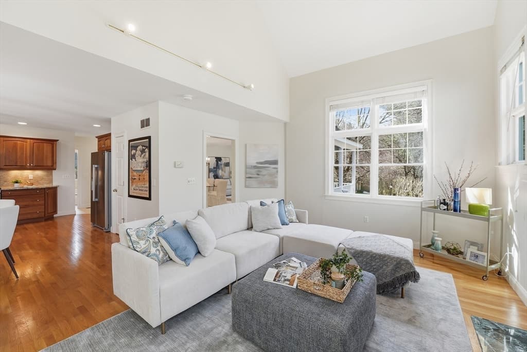 Condominium at 11 Longmeadow Way # 11, Acton MA 01720, photo 7 of 29