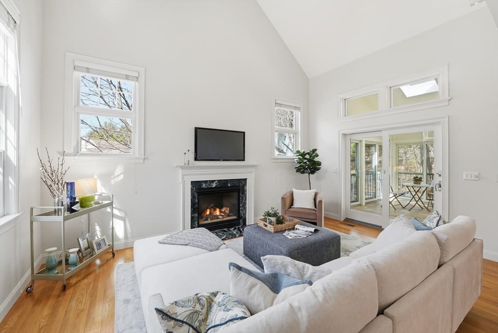 Condominium at 11 Longmeadow Way # 11, Acton MA 01720, photo 4 of 29