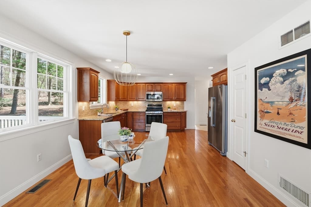 Condominium at 11 Longmeadow Way # 11, Acton MA 01720, photo 8 of 29