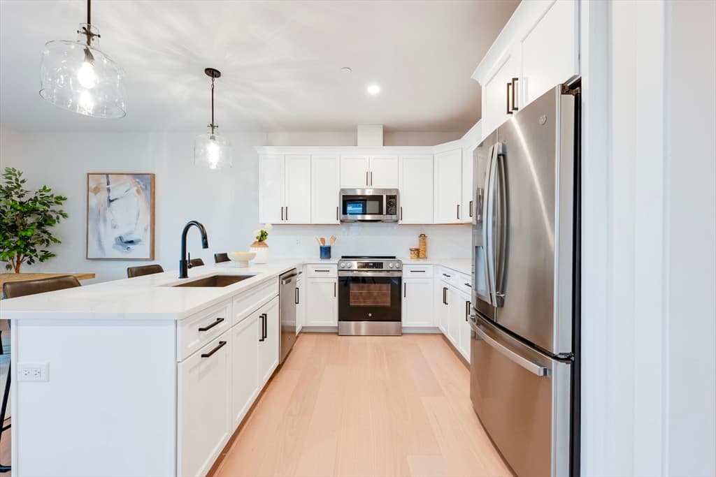 62 Foundry St # 202, Wakefield MA 01880 photo 4