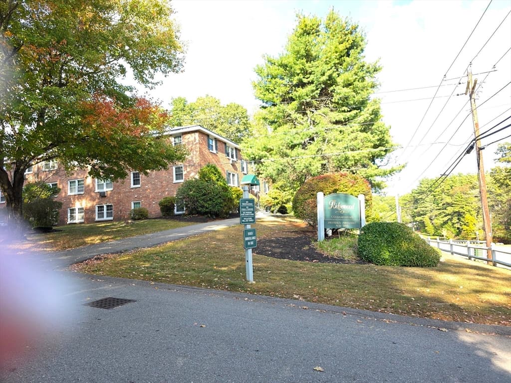 53 Ridgewood Lane # 16, Gardner MA 01440