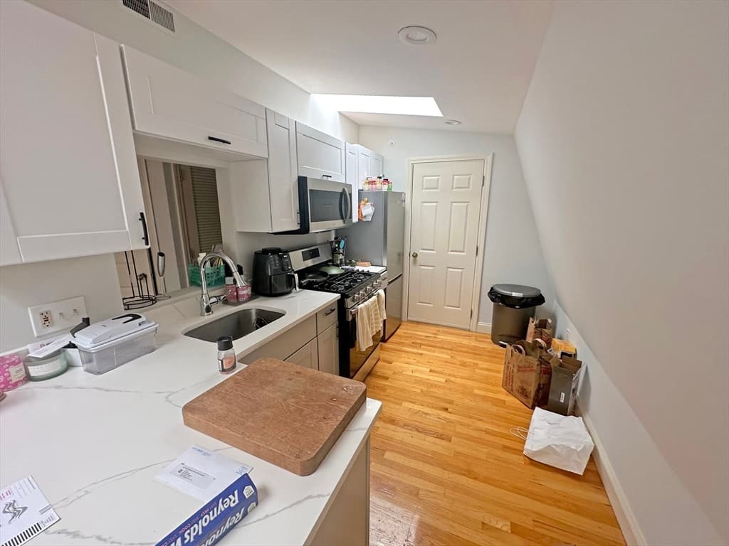3 Family at 550 E 3rd St, Boston MA 02127, photo 6 of 12