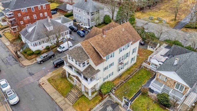 93 Osborn St, Fall River MA 02724 photo 2