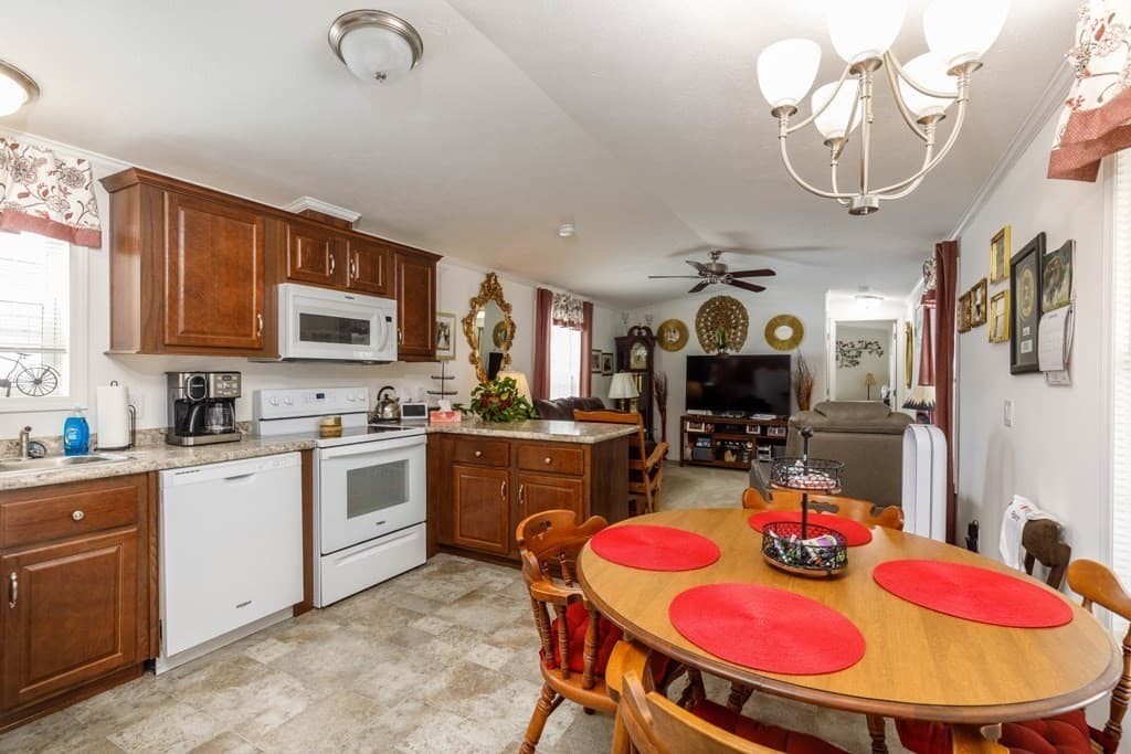 556 Central Street # 11, Leominster MA 01453 photo 2