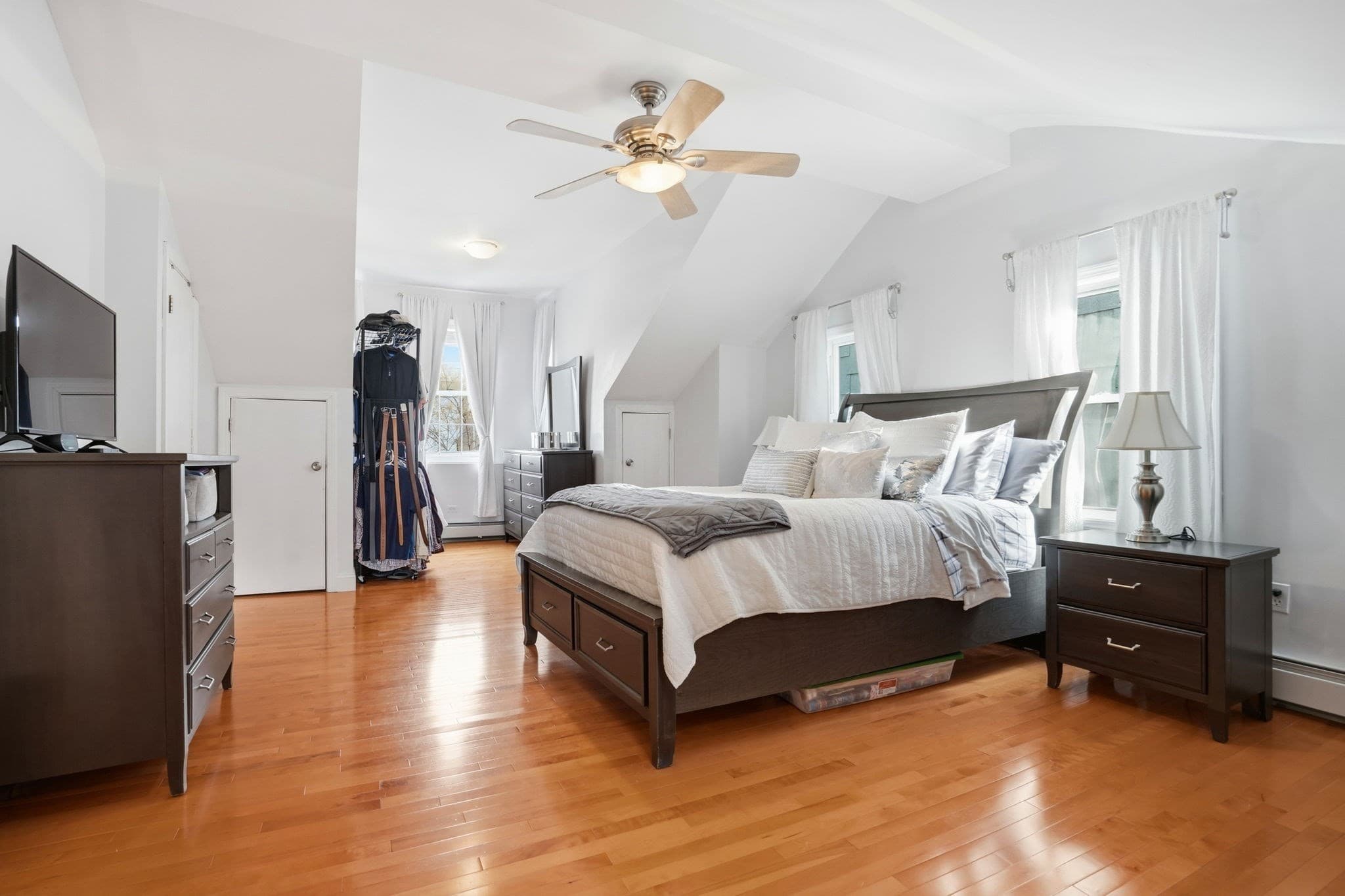 2 Family - 2 Units Up/Down at 15 G, Boston MA 02127, Boston, photo 16 of 26