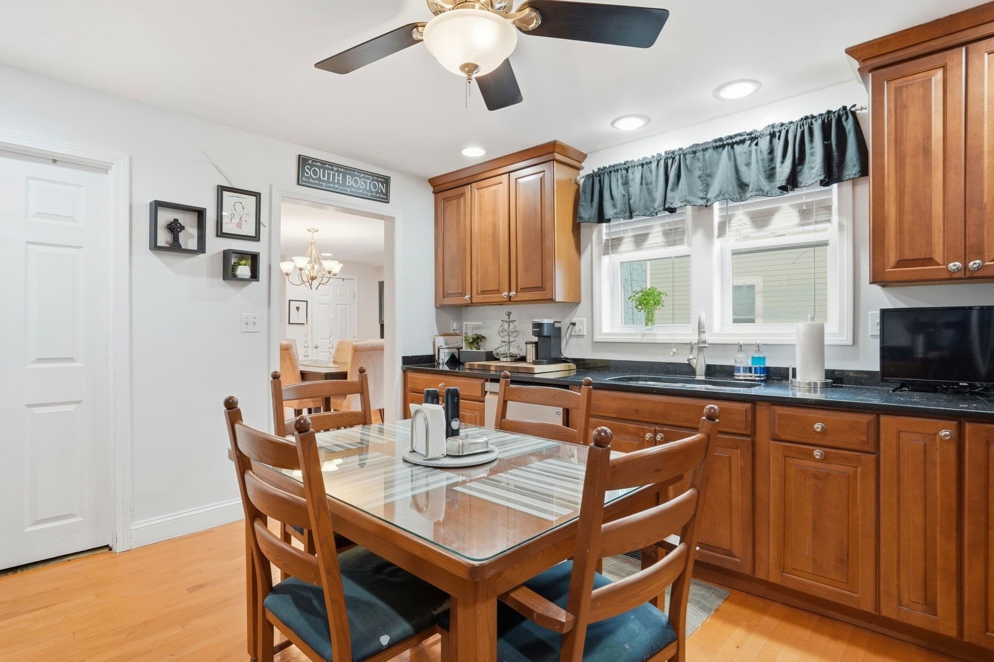 2 Family - 2 Units Up/Down at 15 G, Boston MA 02127, Boston, photo 10 of 26