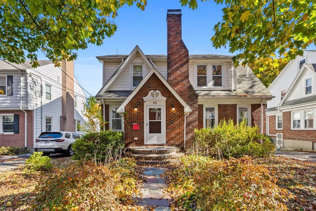 303 Russett Road, Brookline MA 02467