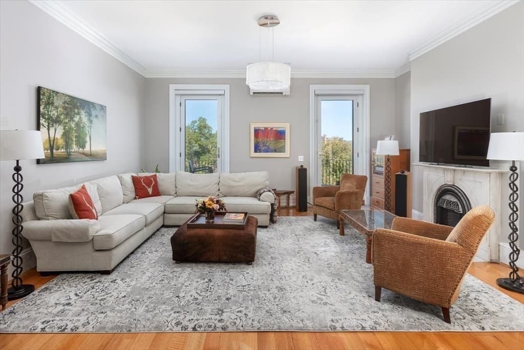 3 Family at 214 Beacon, Boston MA 02116, Boston, photo 5 of 21