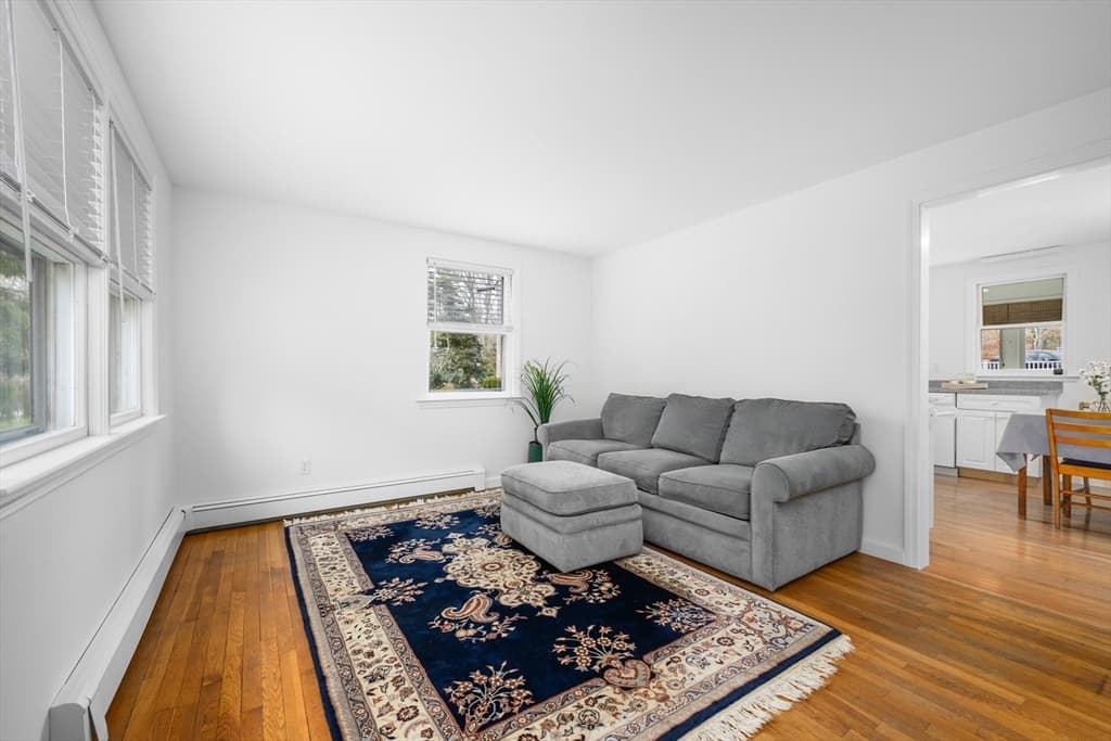Single Family Residence at 177 Bayview Cir, Barnstable MA 02655, photo 12 of 38