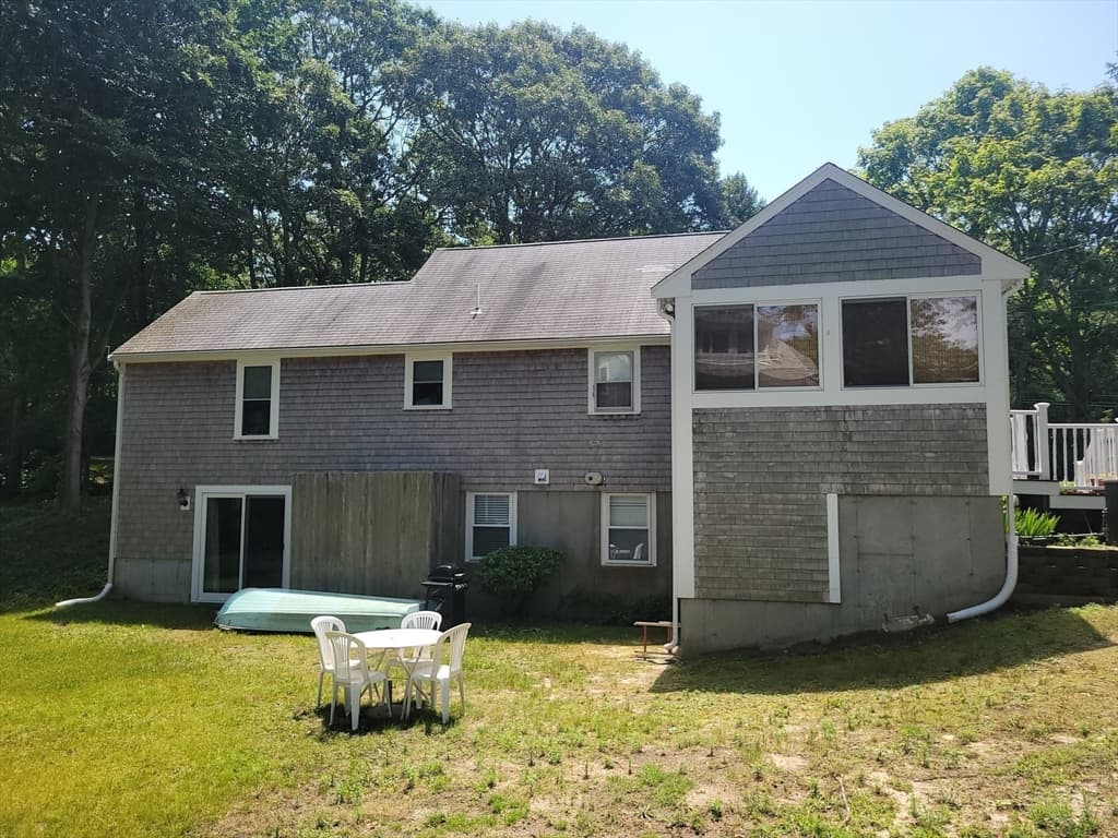 Single Family Residence at 177 Bayview Cir, Barnstable MA 02655, photo 3 of 38