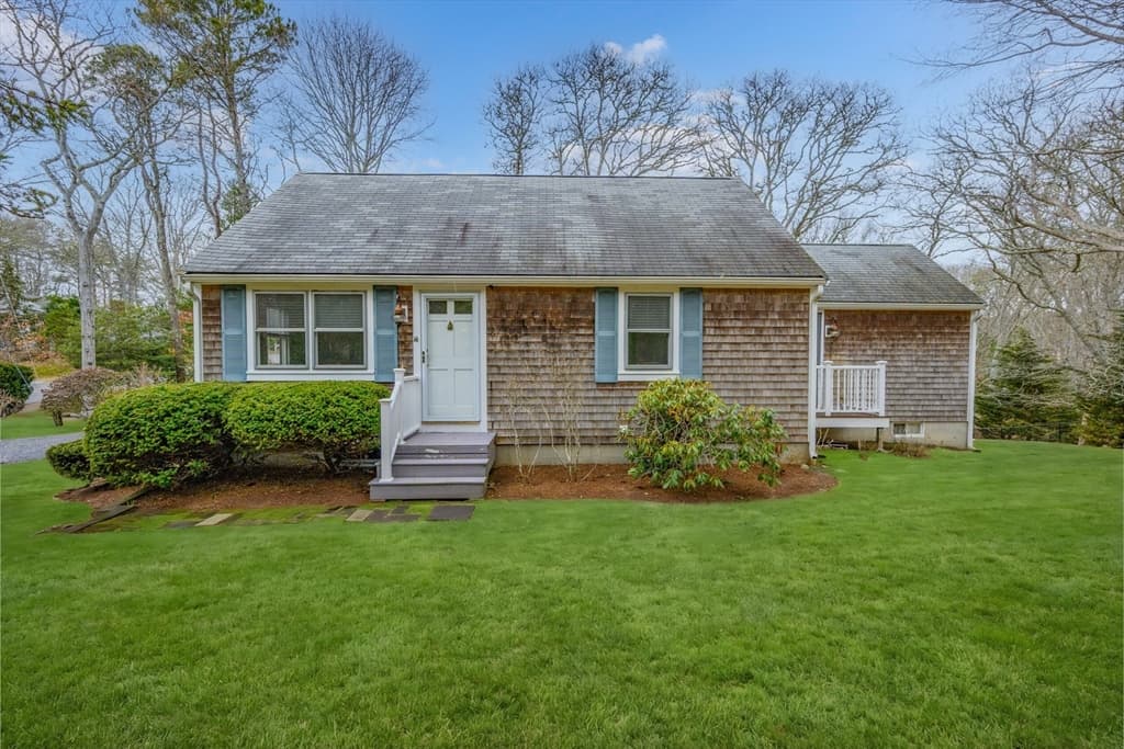177 Bayview Cir, Barnstable MA 02655