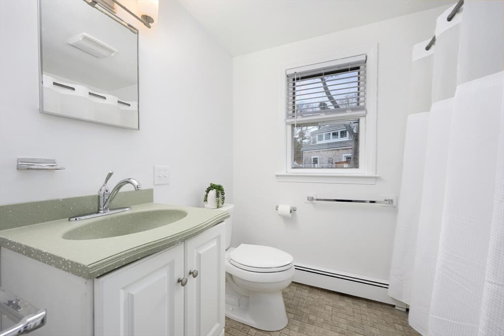 Single Family Residence at 177 Bayview Cir, Barnstable MA 02655, photo 20 of 38