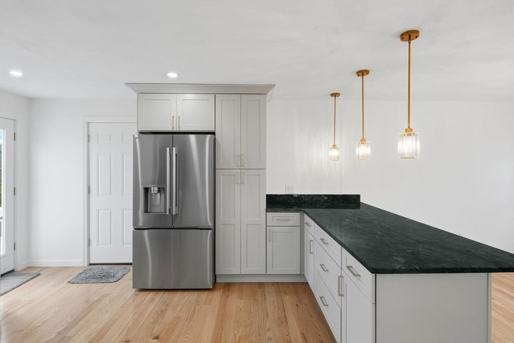 38 Colonial, Webster MA 01570 photo 5