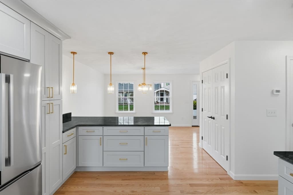 38 Colonial, Webster MA 01570 photo 4