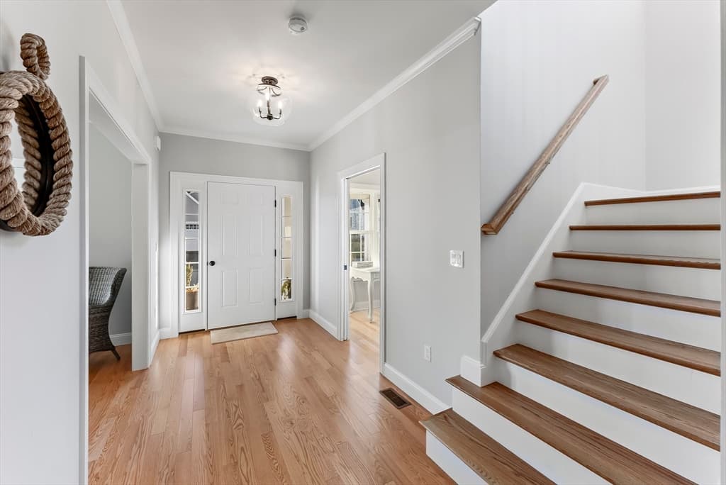 Single Family Residence at 41 Bay Shore Drive, Plymouth MA 02360, photo 5 of 32