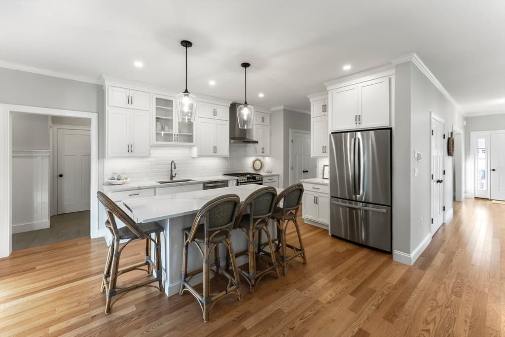 Single Family Residence at 41 Bay Shore Drive, Plymouth MA 02360, photo 10 of 32