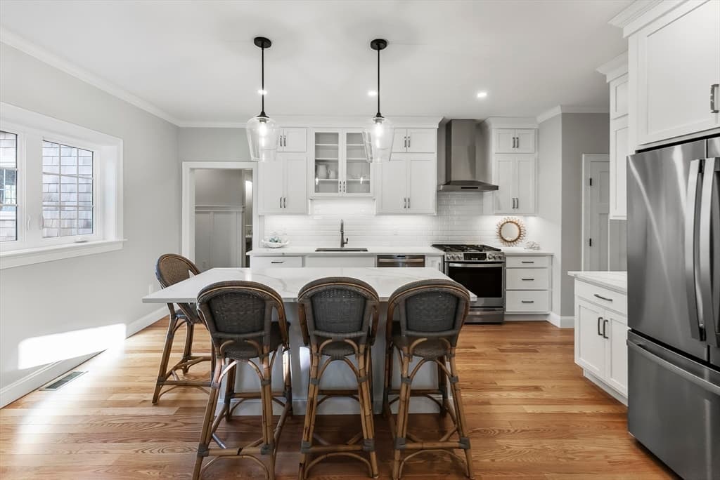 Single Family Residence at 41 Bay Shore Drive, Plymouth MA 02360, photo 11 of 32