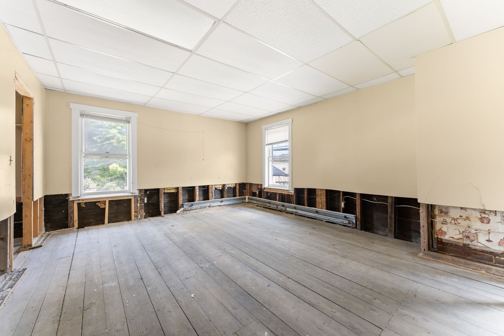 Commercial Sale at 18 Central St, Brookfield MA 01506, photo 2 of 24