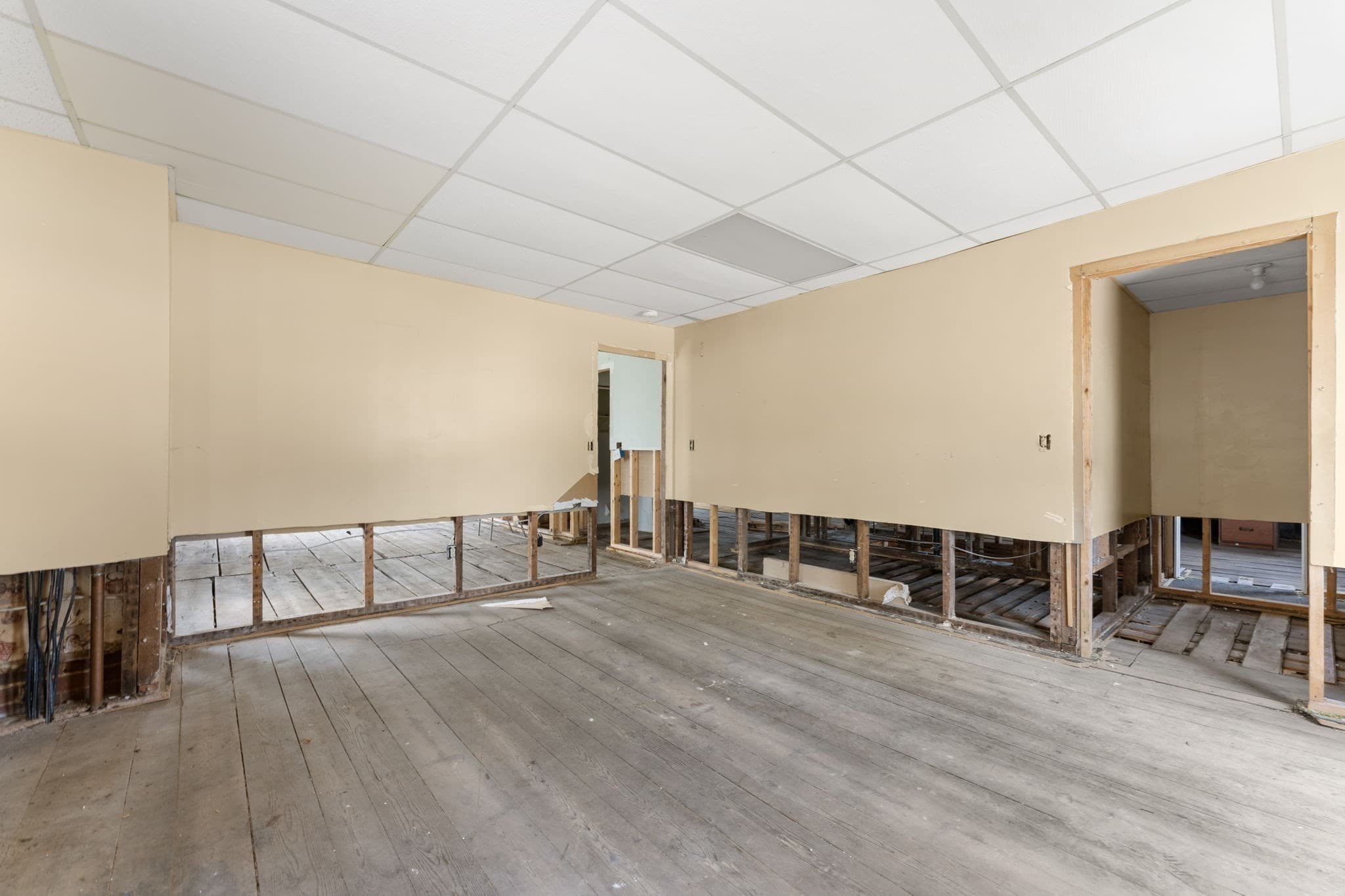 Commercial Sale at 18 Central St, Brookfield MA 01506, photo 3 of 24