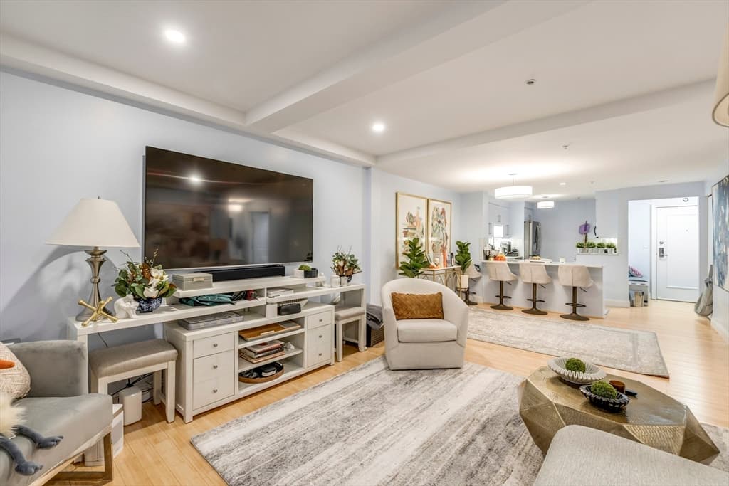 Condominium at 183-185A Massachusetts Ave # 602, Boston MA 02115, photo 17 of 22